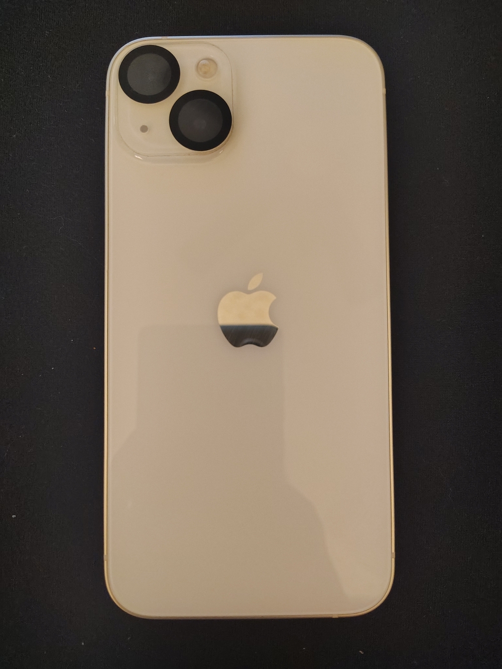 Apple iPhone in Cream with Dual Rear Cameras